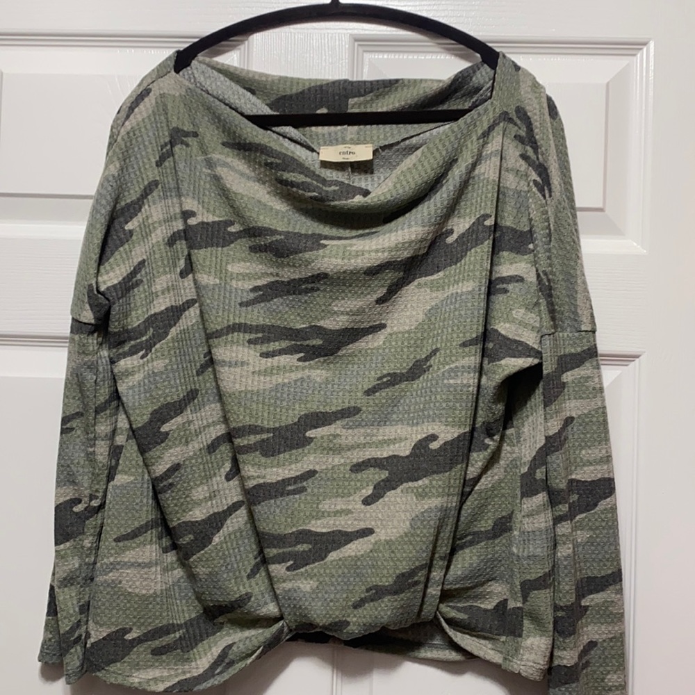 Cute off the shoulder camo waffle knit top